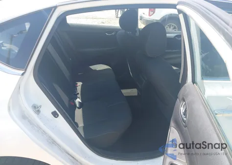 2016 Nissan Sentra S z USA, uszkodzony, nr VIN 3N1AB7AP5GY268953